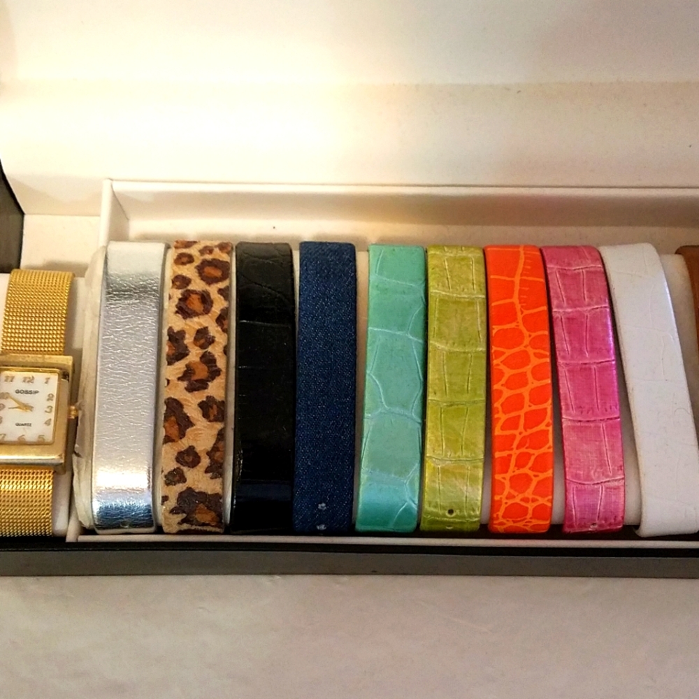 Gossip watch set
